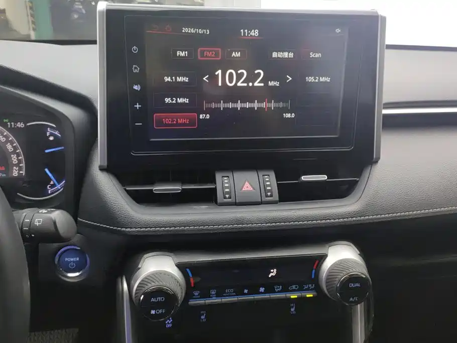 Toyota RAV4 — миниатюра 13