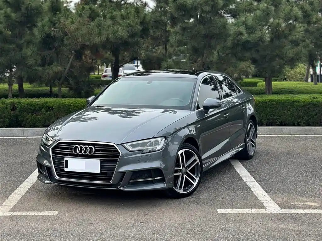 Audi A3 2019 Limousine 40 TFSI Sport V