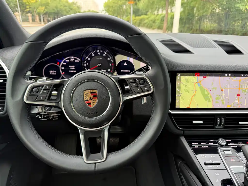 Porsche Cayenne — миниатюра 20