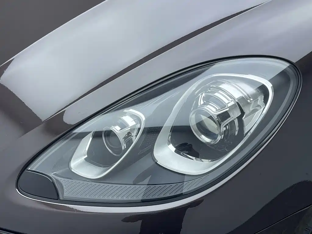 Porsche Macan — миниатюра 11