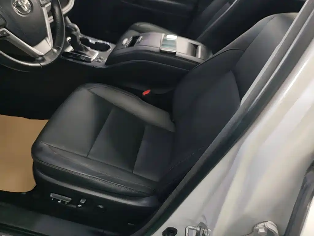 Toyota Highlander — миниатюра 15