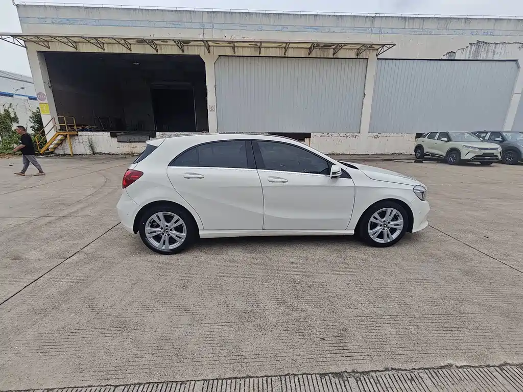 Mercedes-Benz A-Class (Import) — миниатюра 7