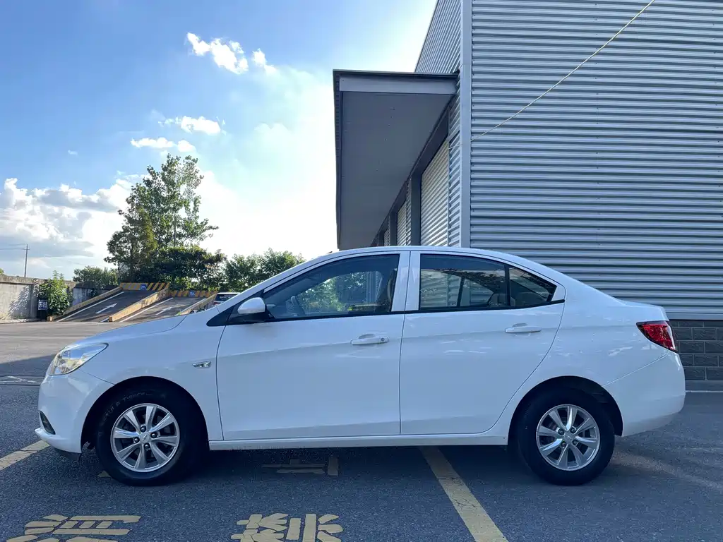 Chevrolet Sail — миниатюра 5