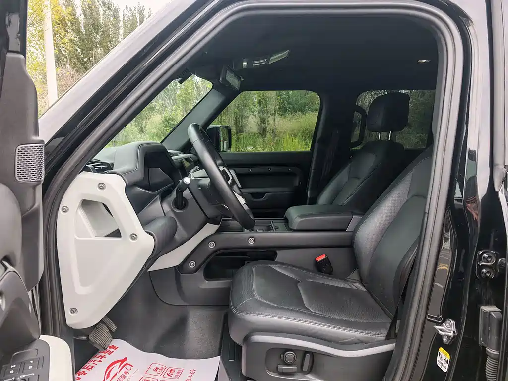 Land Rover Defender — миниатюра 34