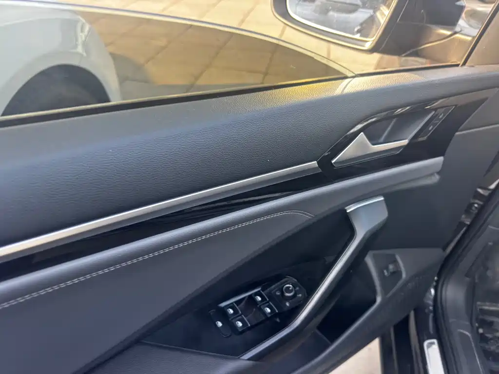 Volkswagen Sagitar — миниатюра 12