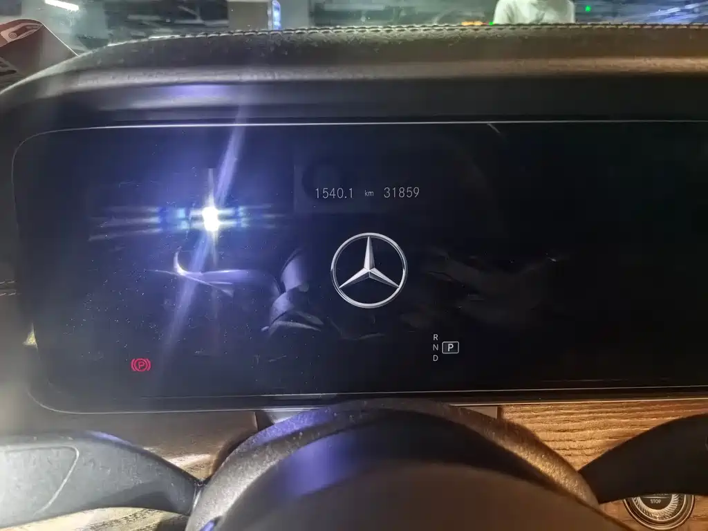 Mercedes-Benz E-Class — миниатюра 3