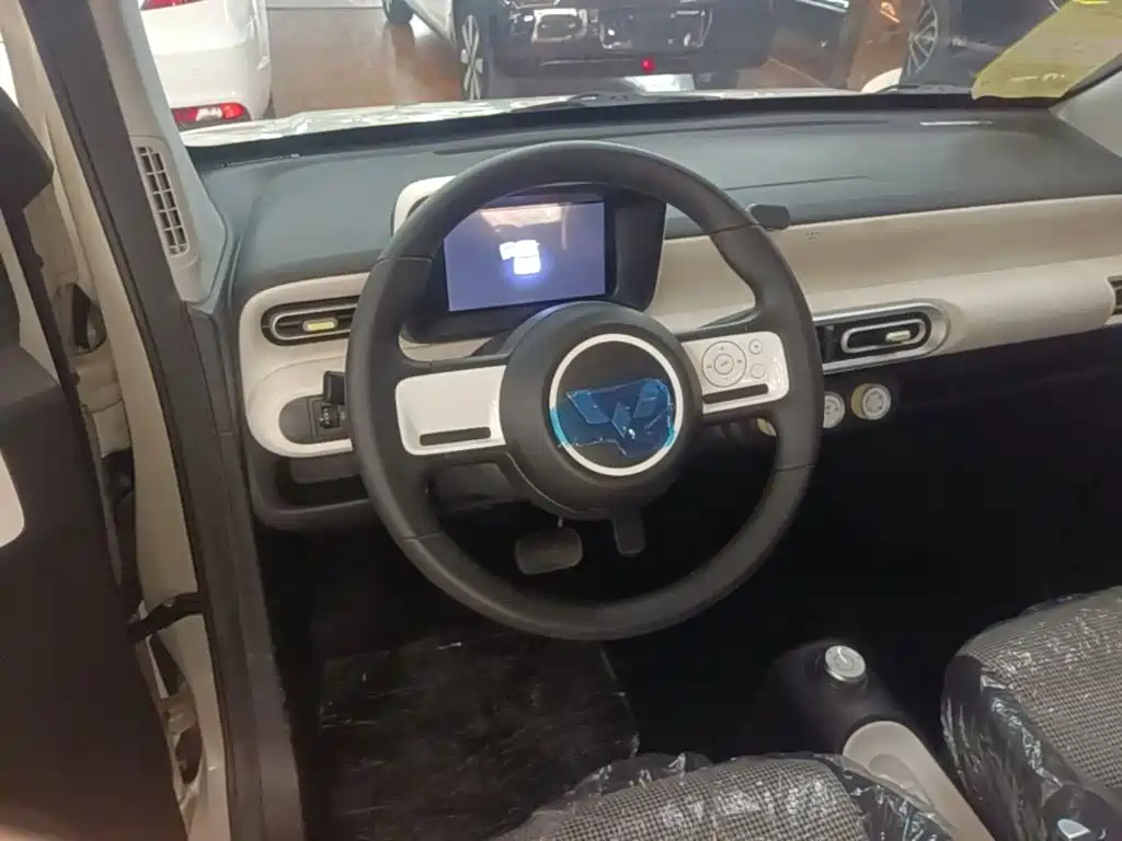 Wuling MINIEV — миниатюра 11