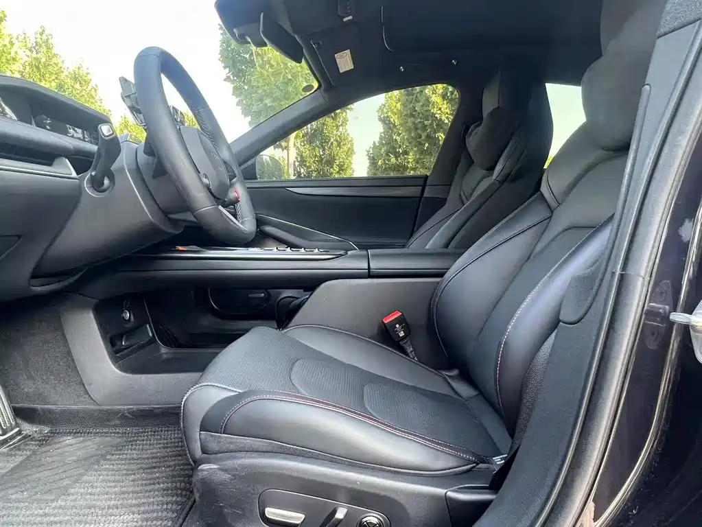 Xiaomi SU7 — миниатюра 4