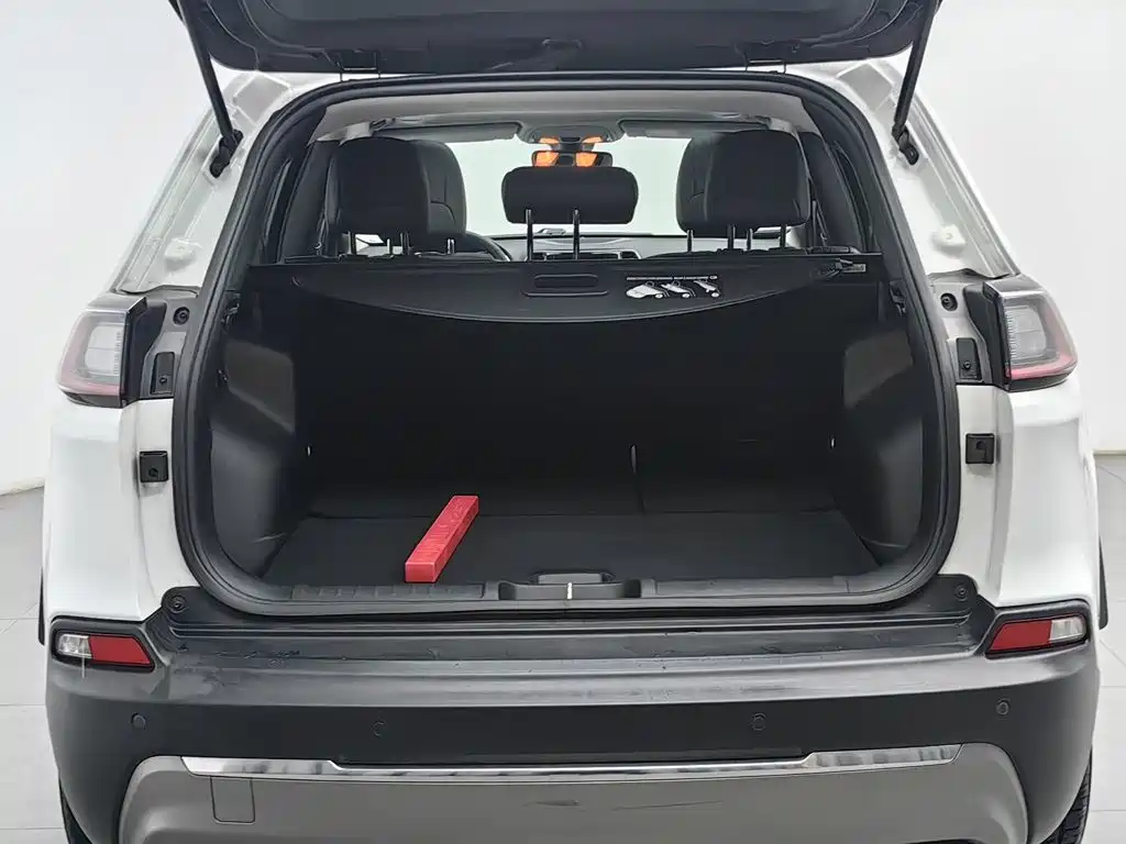 Jeep Cherokee — миниатюра 16