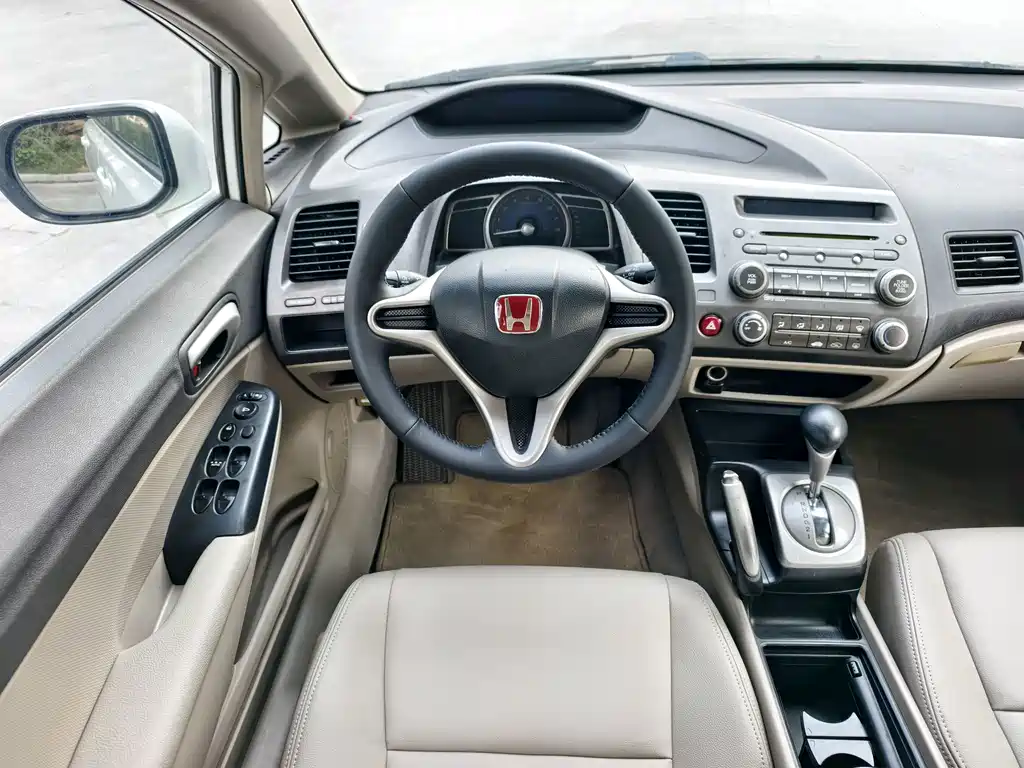 Honda Civic — миниатюра 10