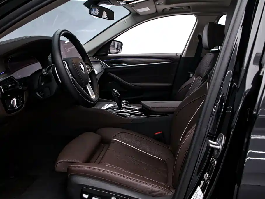 BMW 5 Series — миниатюра 15