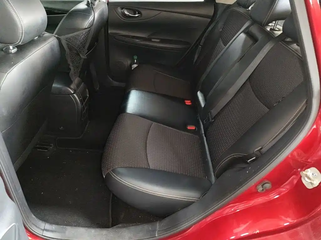 Nissan Tiida — миниатюра 17