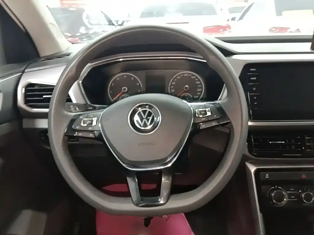 Volkswagen T-Cross — миниатюра 11
