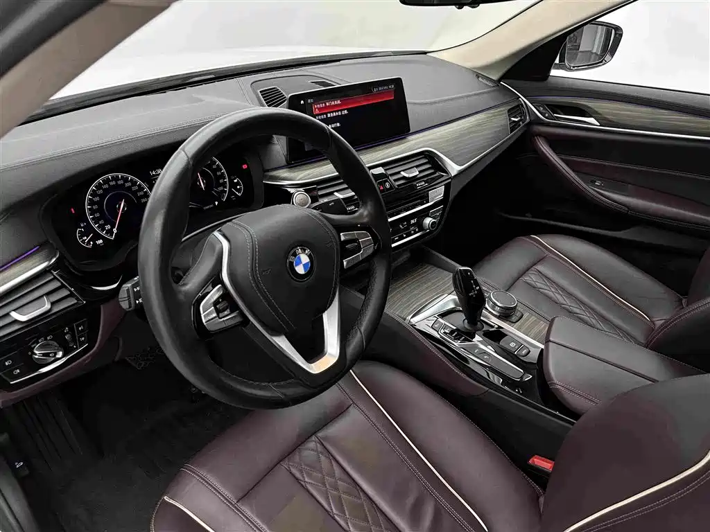 BMW 5 Series New Energy — миниатюра 16