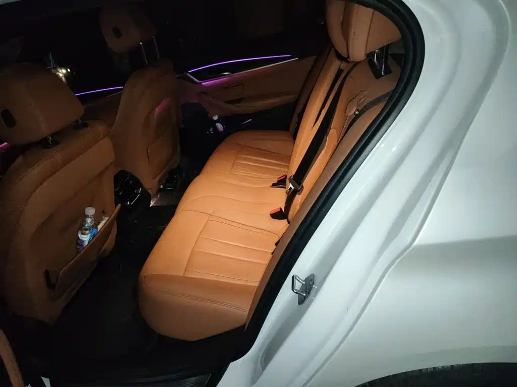 BMW 5 Series — миниатюра 18