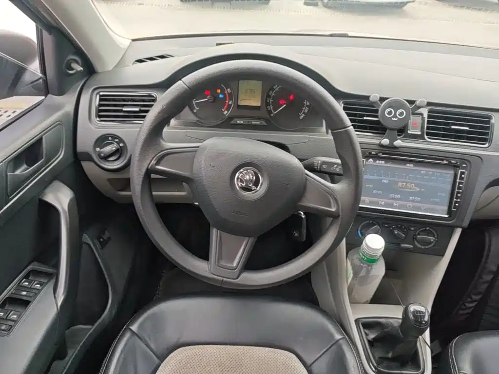 Skoda Rapid — миниатюра 11