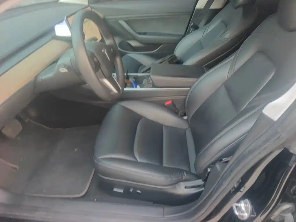 Tesla Model 3 — миниатюра 11