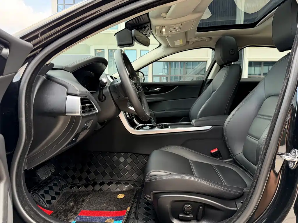 Jaguar XEL — миниатюра 5
