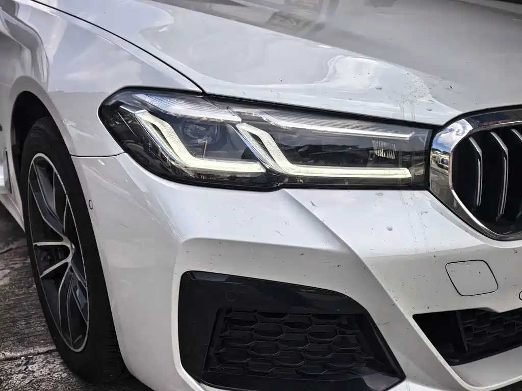 BMW 5 Series — миниатюра 21