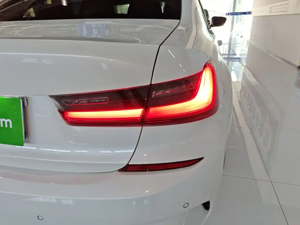 BMW 3 Series — миниатюра 8