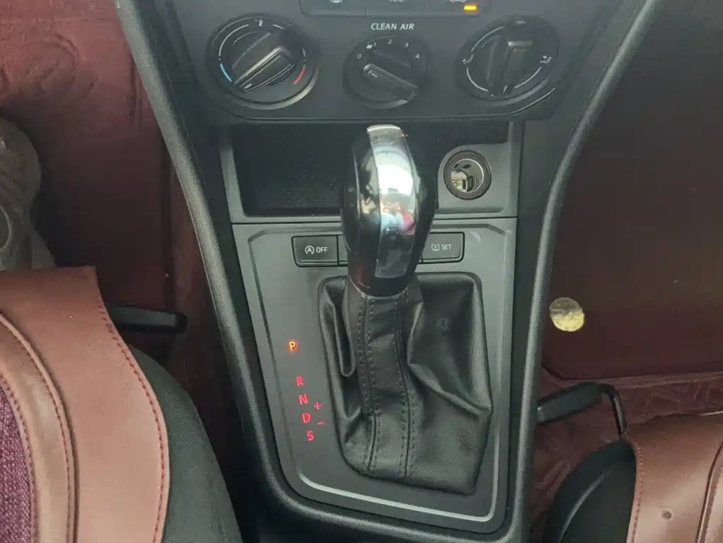Volkswagen Lavida — миниатюра 10
