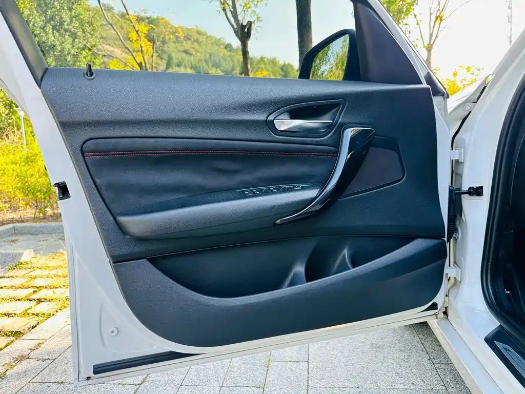 BMW 1 Series (Import) — миниатюра 12