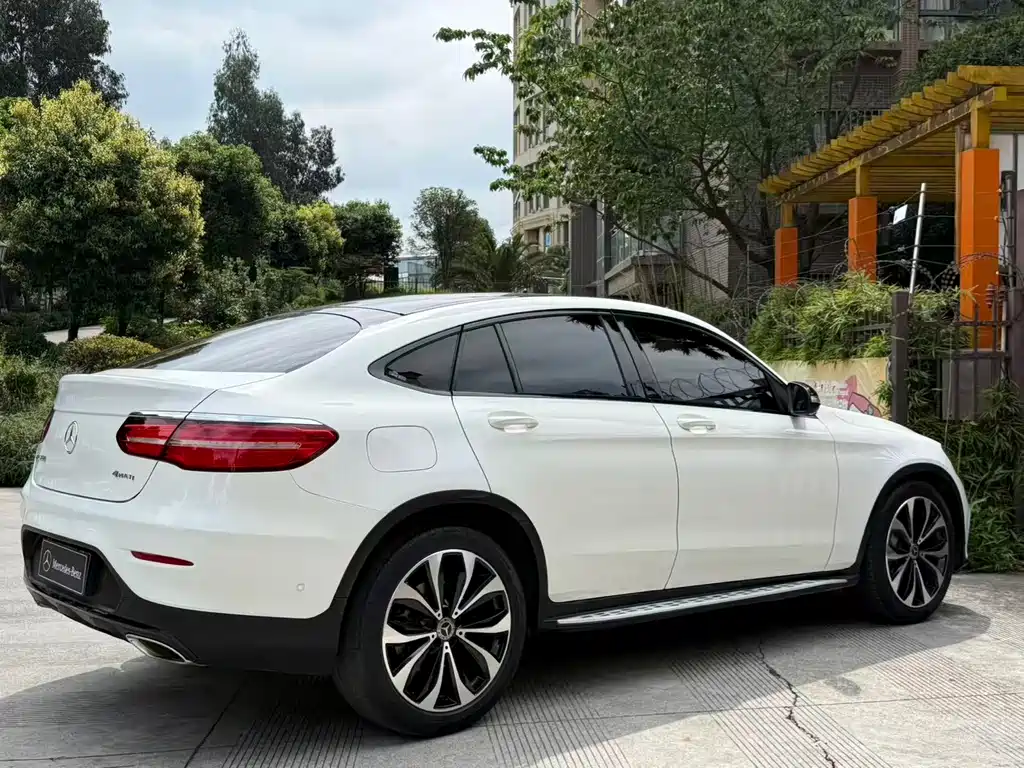 Mercedes-Benz GLC 2018 GLC 260 4MATIC SUV