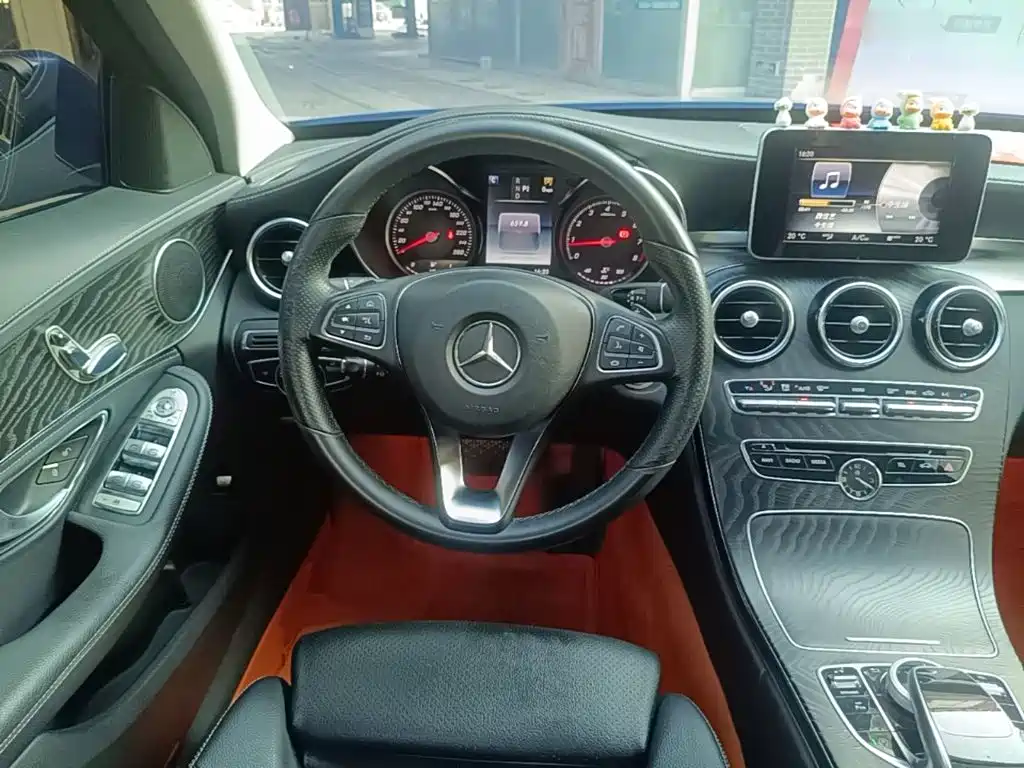 Mercedes-Benz C-Class — миниатюра 11