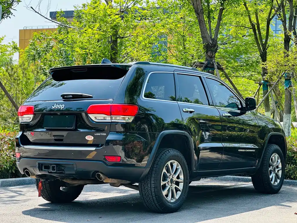 Jeep Grand Cherokee (Import) — миниатюра 13