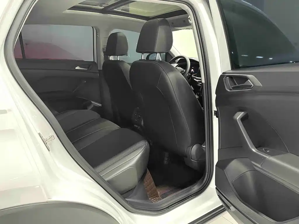 VOLKSWAGEN EXPLORING THE SHADOW