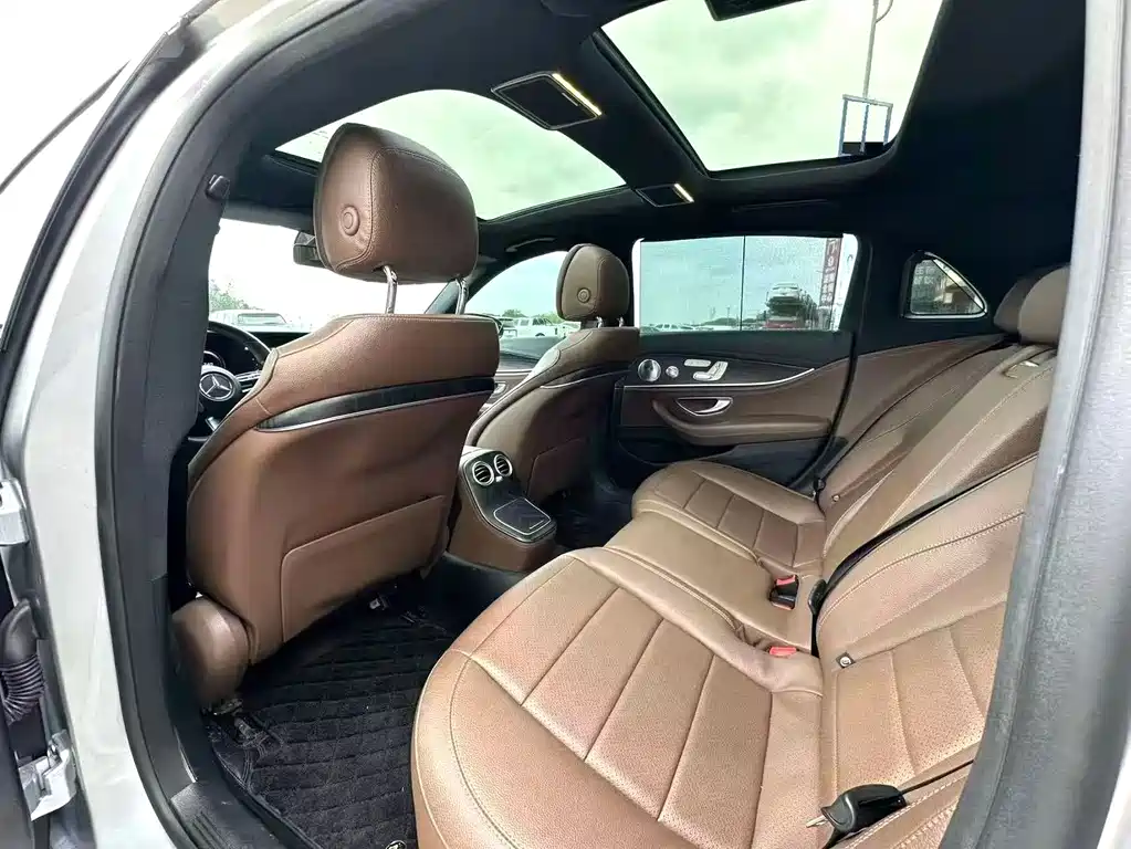Mercedes-Benz E-Class — миниатюра 4