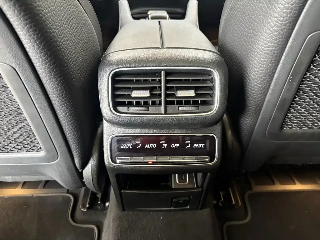 Mercedes-Benz GLS — миниатюра 21