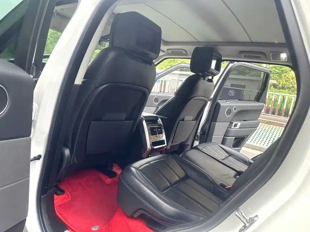 Land Rover Sport PHEV — миниатюра 5
