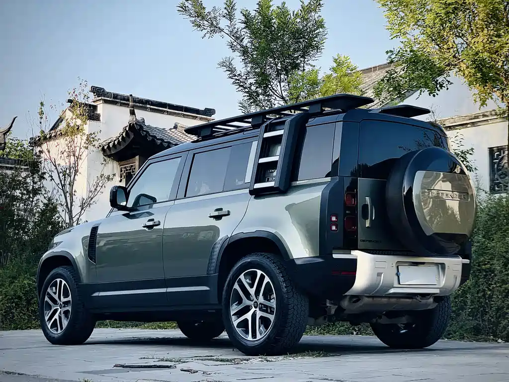 Land Rover Defender — миниатюра 4