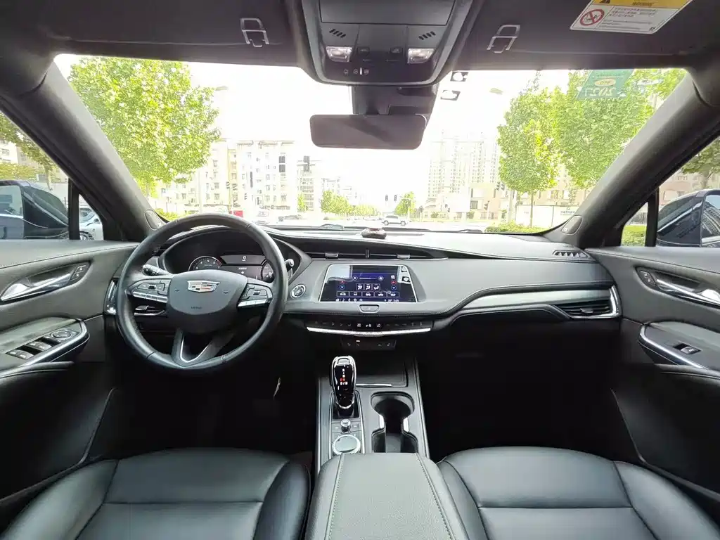 Cadillac XT4 — миниатюра 5