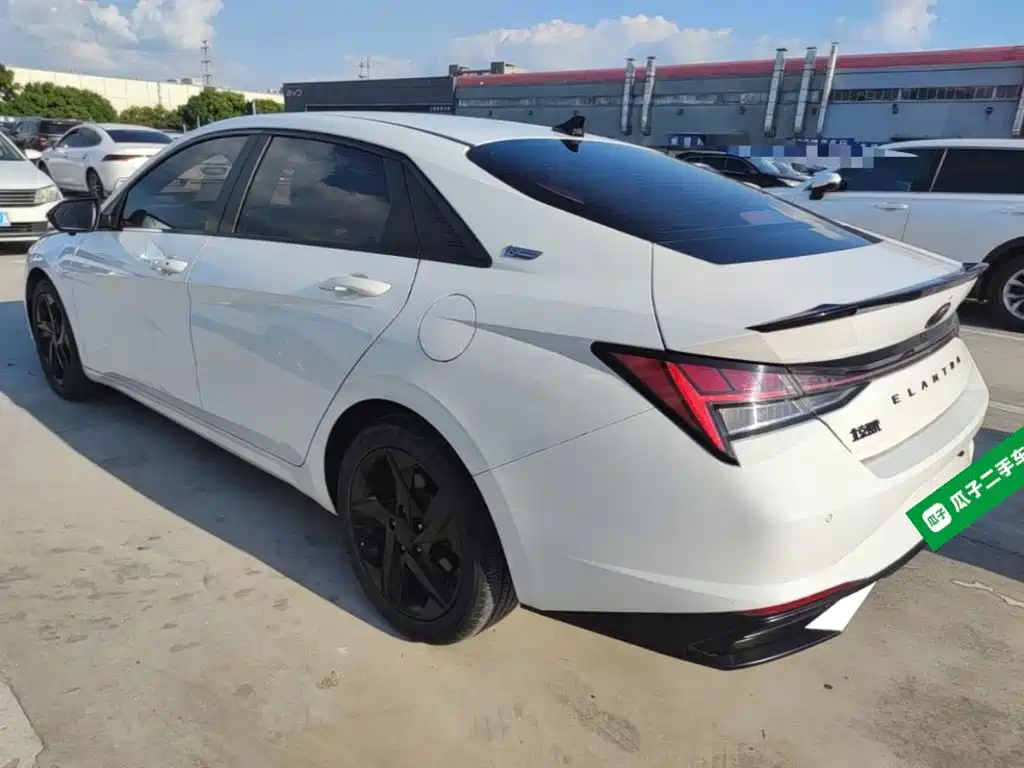 Hyundai Elantra — миниатюра 5