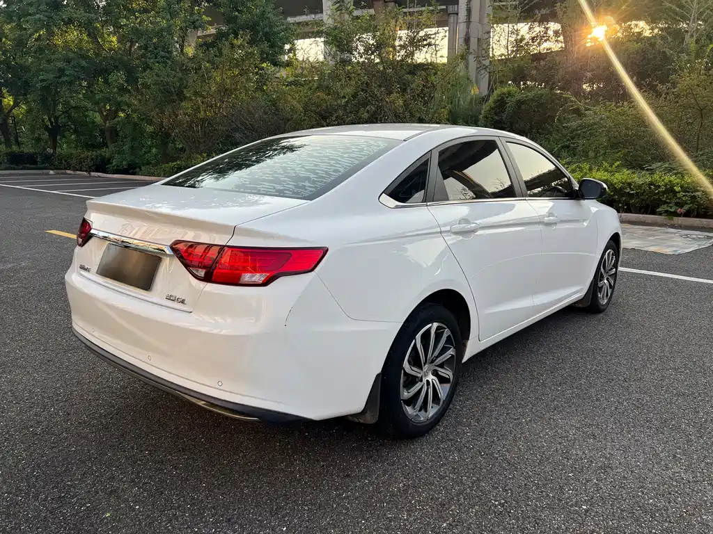 Geely Emgrand GL — миниатюра 5