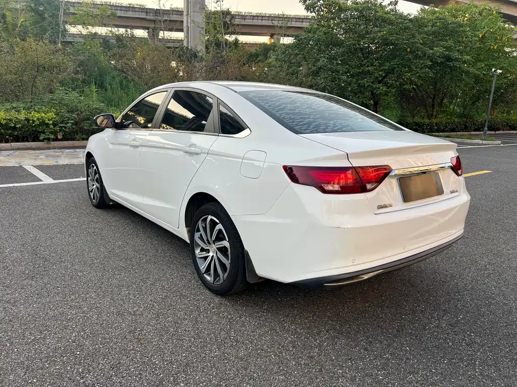 Geely Emgrand GL — миниатюра 7