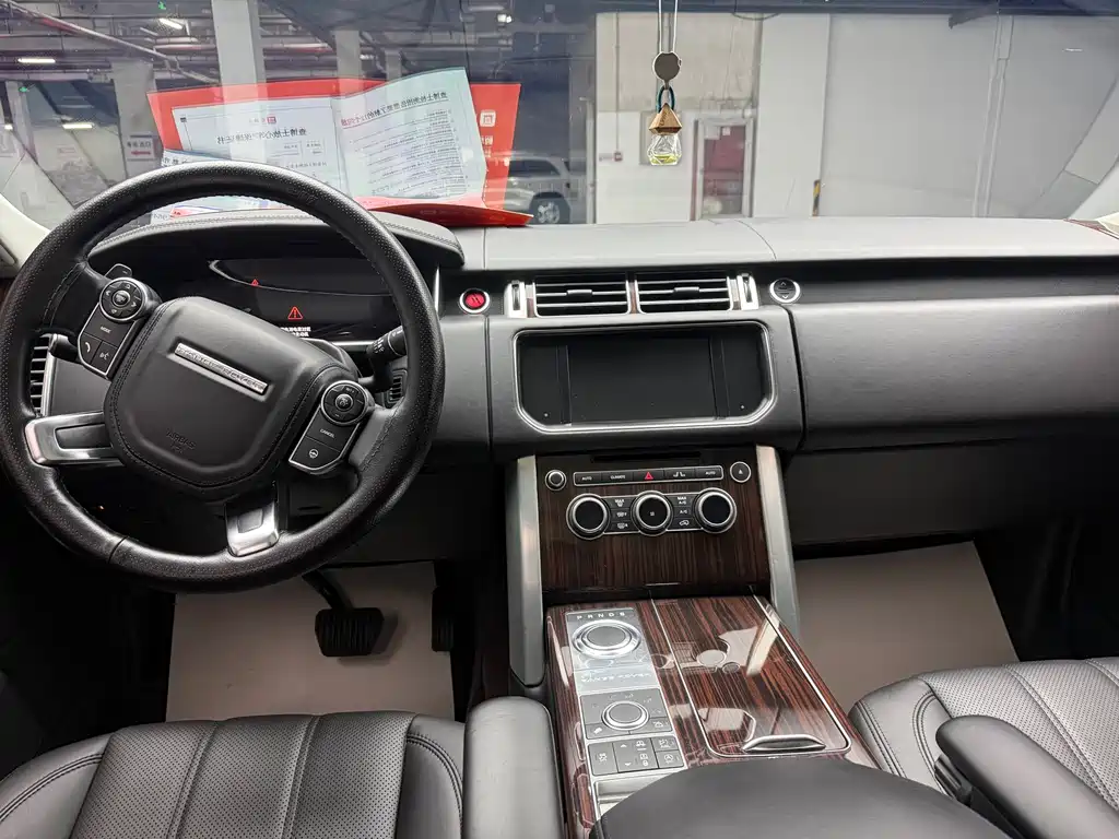 Land Rover Range Rover — миниатюра 8