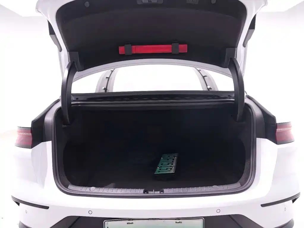 BYD Han — миниатюра 18