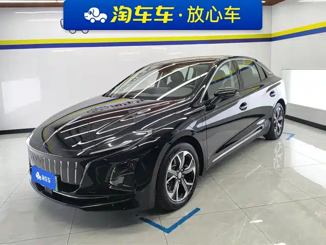 2024 Hongqi E-QM5