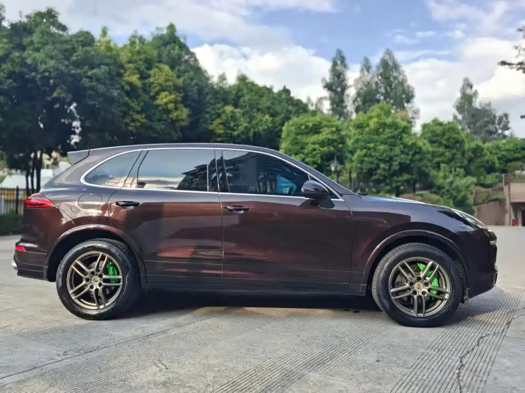 Porsche Cayenne — миниатюра 14