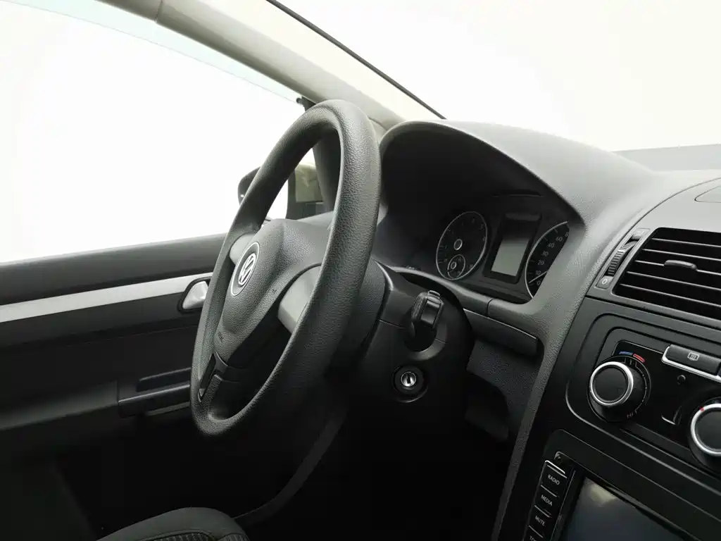 Volkswagen Touran — миниатюра 22