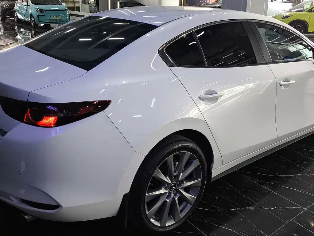 Mazda 3 Axela — миниатюра 4