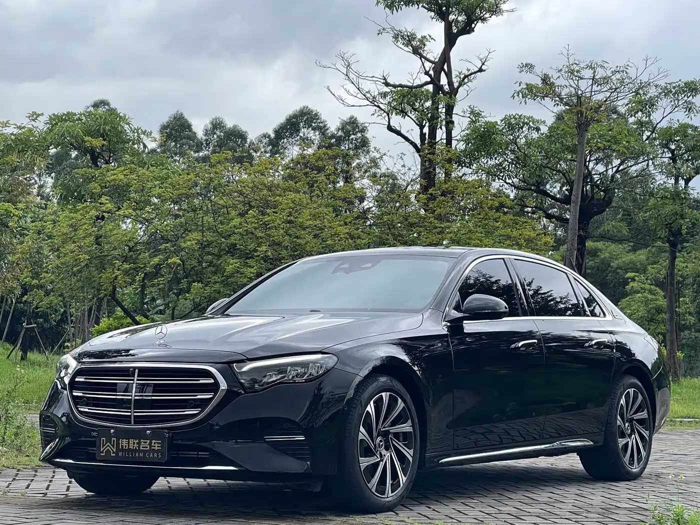奔驰E级 2025款 E 300 L 豪华型 2025