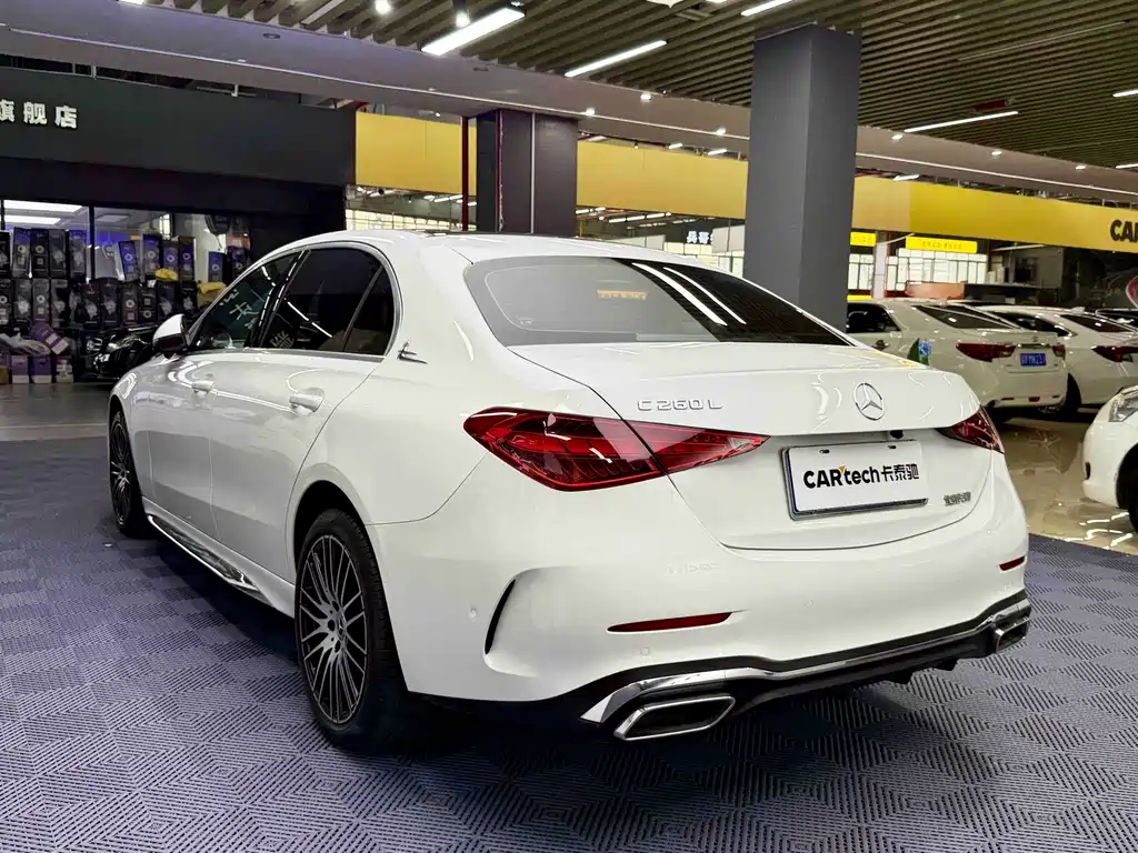Mercedes-Benz C-Class — миниатюра 12