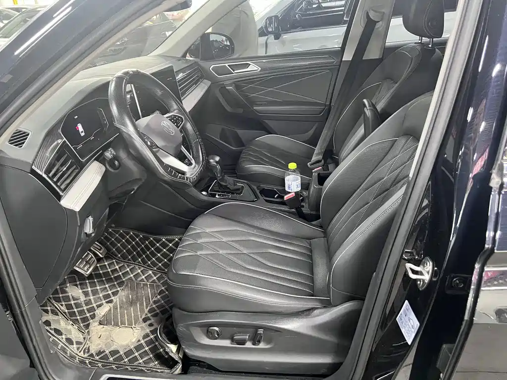 Volkswagen Tiguan L — миниатюра 2