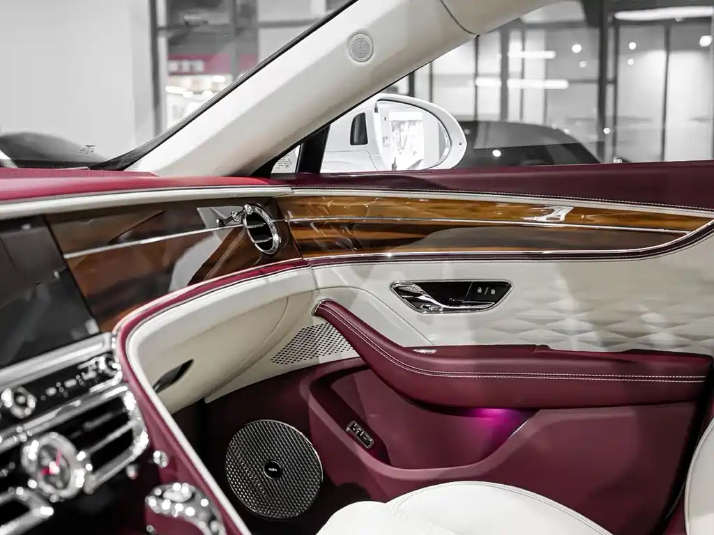 Bentley Flying Spur — миниатюра 6