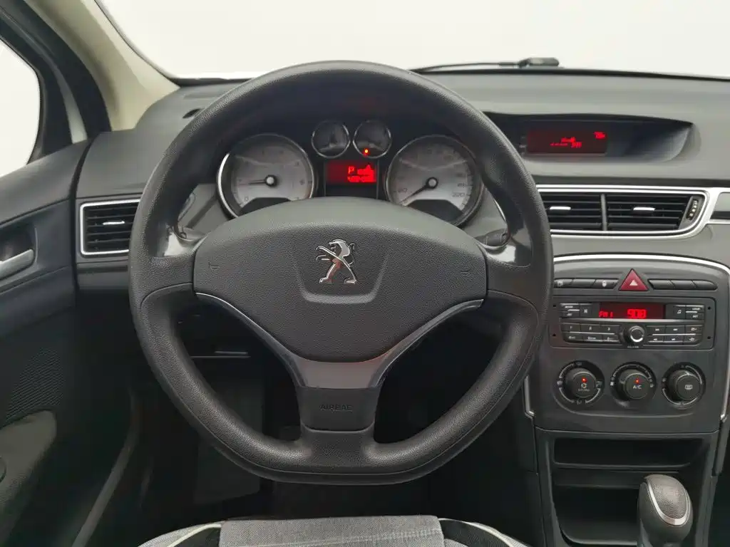 Peugeot 308 — миниатюра 11