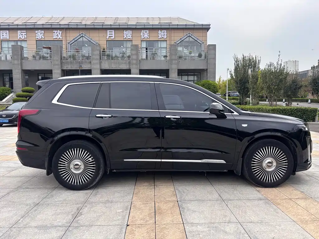 Cadillac XT6 — миниатюра 5